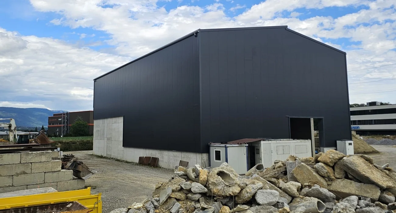 Brecherhalle in Studen